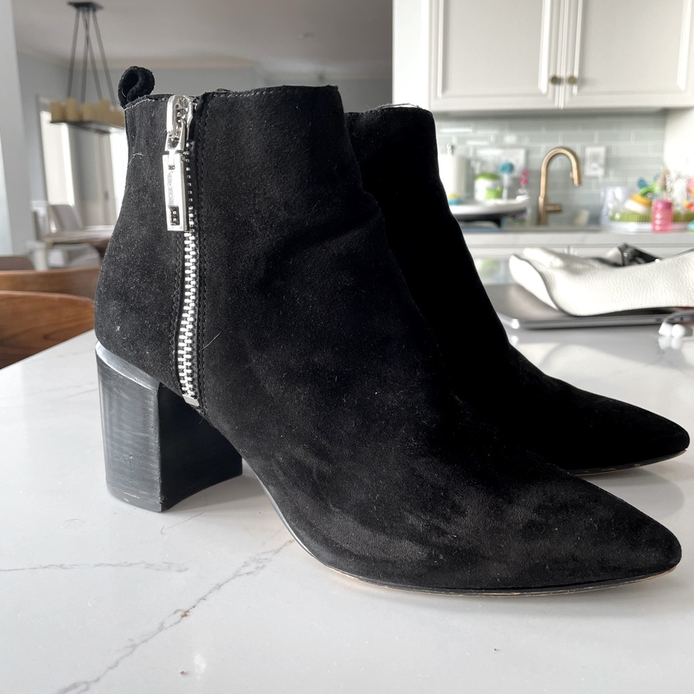 Black dolce vita booties